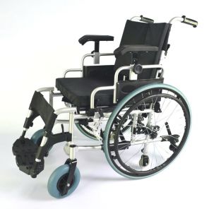 Кресло-коляска Titan LY-710-950 пневмоколеса